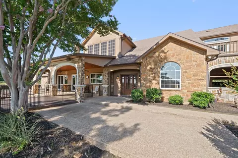 6068 Northview Ct, Aubrey, TX 76227