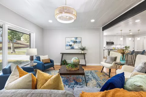 811 Tarryall Dr, Dallas, TX 75224