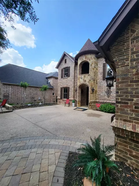 6401 Vintage Lake Dr, Arlington, TX 76016