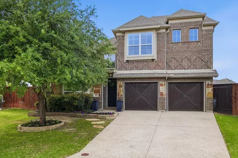 4001 Silk Vine Ct, Roanoke, TX 76262