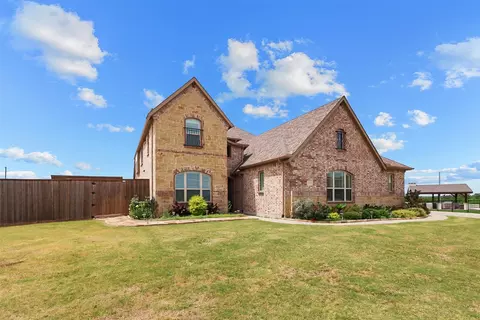 103 Walnut Dr, Van Alstyne, TX 75495