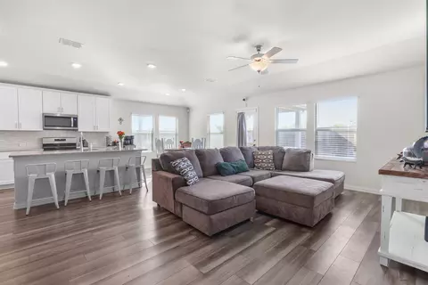 3505 Kingsview Dr, Denton, TX 76207