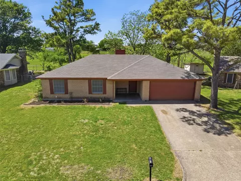 2026 Pebblecreek Dr, Cleburne, TX 76033