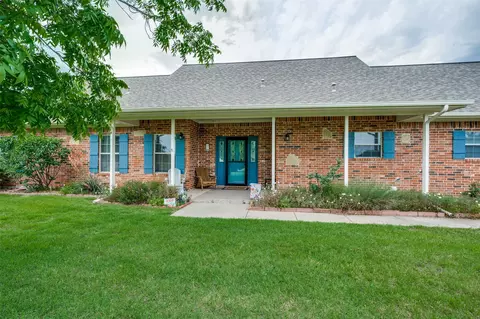 7457 Somerset Ln, Aubrey, TX 76227