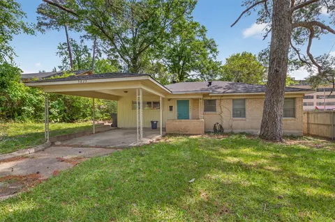 5825 Fairfield Ave, Shreveport, LA 71106