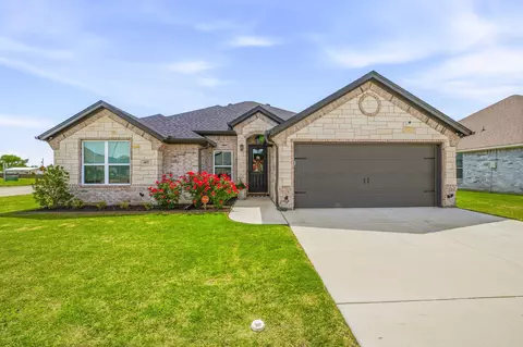 601 Violet Dr, Tolar, TX 76476