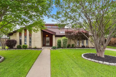 1617 Westridge Dr, Hurst, TX 76054