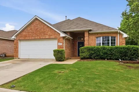 2829 Red Wolf Dr, Fort Worth, TX 76244