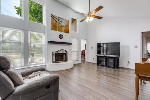 7501 Cedarhill Rd, Watauga, TX 76148