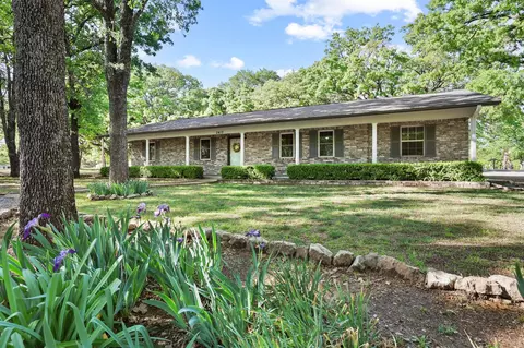 2415 N Shore Dr, Bonham, TX 75418