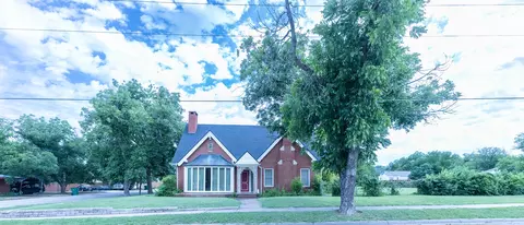 1001 W Walnut St, Coleman, TX 76834
