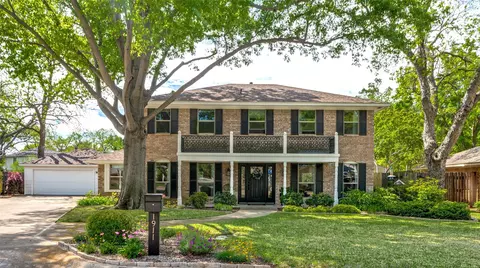 1911 Lakeside Dr, Arlington, TX 76013