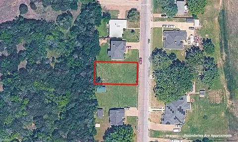 000 Lincoln Ln, Terrell, TX 75160