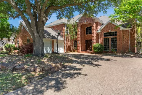 917 Hills Creek Dr, Mckinney, TX 75072