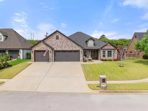 6923 Saint Anthony Dr, Tyler, TX 75703