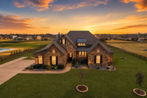 1040 Sugar Bars Dr, Lucas, TX 75002