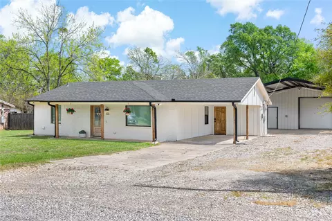 635 Margaret St, Blossom, TX 75416