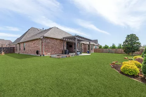 8013 Three Forks Trl, Mckinney, TX 75071