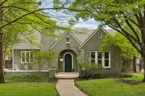 7012 Clayton Ave, Dallas, TX 75214