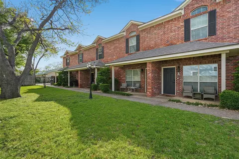 1809 S 11th St #B, Waco, TX 76706