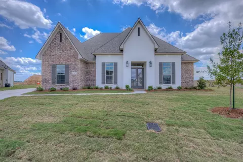 615 Danube Cir, Bossier City, LA 71111