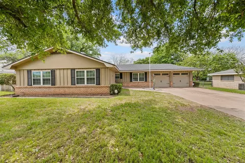 436 Topeka Dr, Woodway, TX 76712