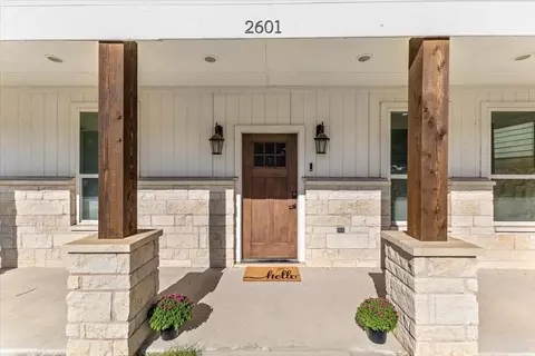 2601 Hutchinson St, Fort Worth, TX 76106