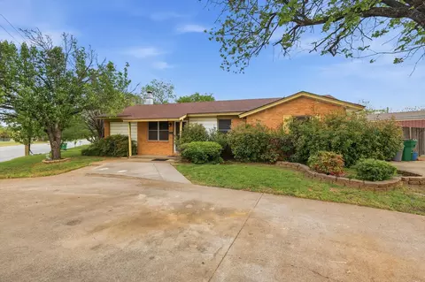 3901 Woodlane Ave, Haltom City, TX 76117