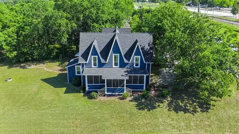 453 E Marshall St, Van Alstyne, TX 75495