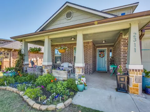 2311 Southridge Ln, Sherman, TX 75092