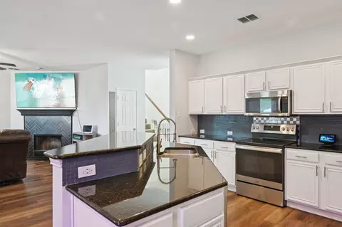 441 Valley View Dr, Lewisville, TX 75067