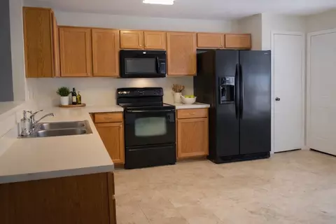 724 Lemons St, Cedar Hill, TX 75104