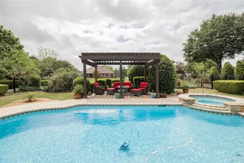 671 Brookglen Ct, Waxahachie, TX 75165