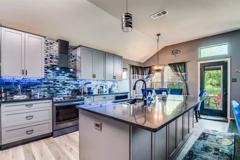 Kitchen - 805 E Huitt Ln, Euless, TX 76040 photo 3 of 5