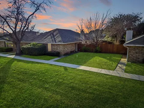 2306 Carol Good Ln, Carrollton, TX 75006