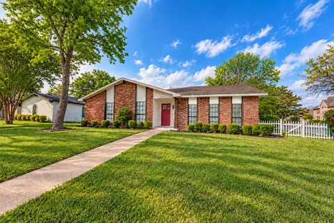 3113 Powell Dr, Rowlett, TX 75088