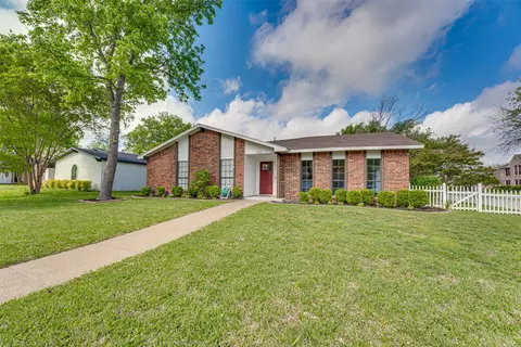 3113 Powell Dr, Rowlett, TX 75088