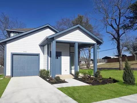 Exterior - 331 E Hull St, Denison, TX 75021 photo 2 of 4