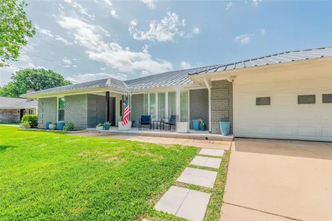 1100 Byron Ln, Arlington, TX 76012
