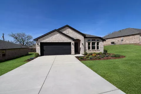 1537 Dresser St, Graham, TX 76450