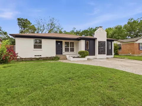 1112 Noble Ave, Carrollton, TX 75006
