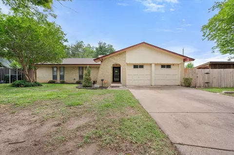 802 Crest Oak Ct, Arlington, TX 76012