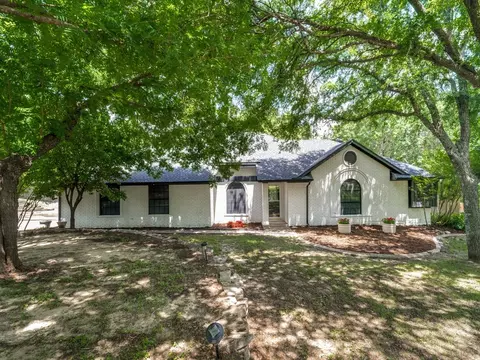 241 Southview Dr, Hudson Oaks, TX 76087