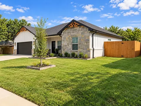 317 Lakeview Dr, Alvarado, TX 76009