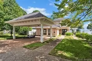 5337 S Lakeshore Dr, Shreveport, LA 71109