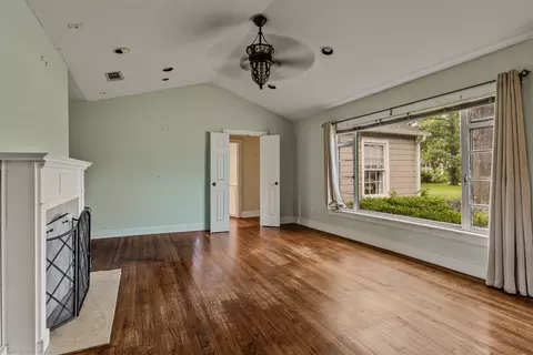 Living - 914 Griffith Ave, Terrell, TX 75160 photo 2 of 3