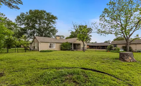 Exterior - 914 Griffith Ave, Terrell, TX 75160 photo 4 of 6