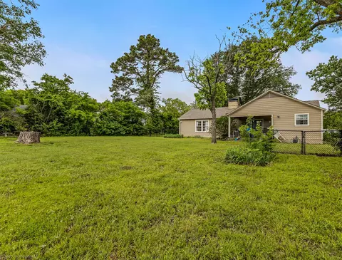 Exterior - 914 Griffith Ave, Terrell, TX 75160 photo 3 of 6