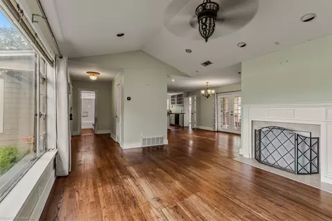 Living - 914 Griffith Ave, Terrell, TX 75160 photo 3 of 3