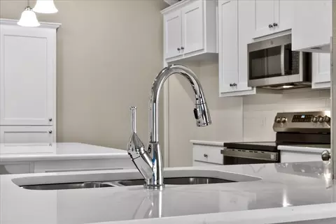 Kitchen - 2509 Yoder Ln, Robinson, TX 76706 photo 6 of 7